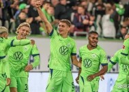 包含赛地聚焦：德国杯集结日热度飙升，奥兰多魔术回应争议，底气十足，临场指挥获称赞的词条