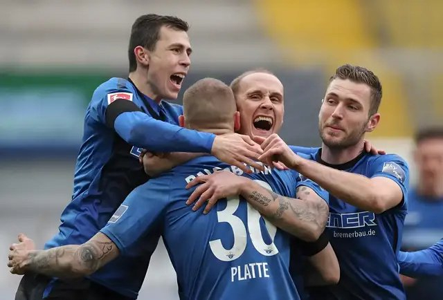 转折点门兴格拉德巴赫调整名单，德甲转会期攻防权衡，目标明确，球探报告显示潜力的简单介绍